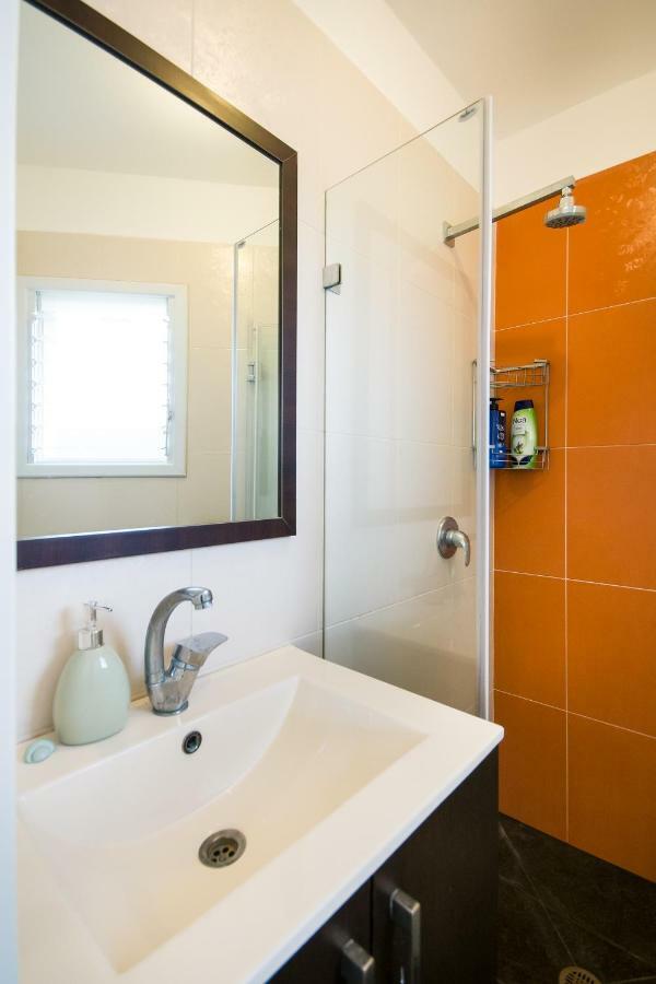 Homey Suite In Zichron Yaakov Zikhron Ya'akov Dış mekan fotoğraf